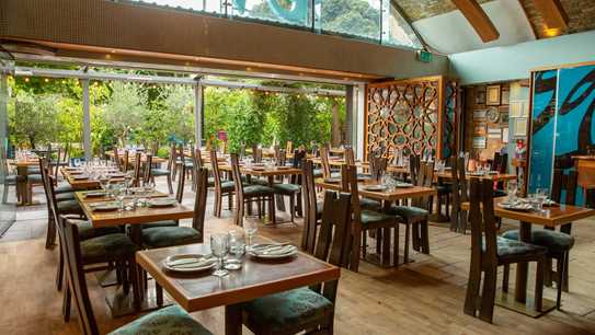 Ev Restaurant Interior 2