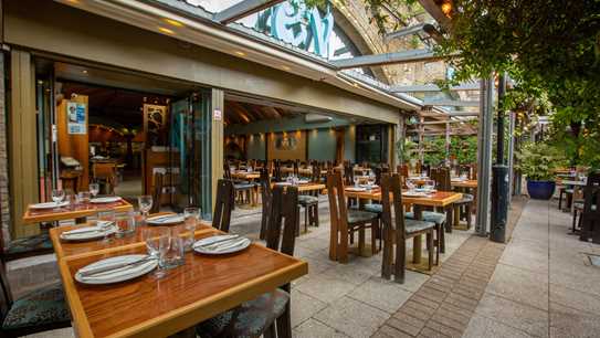 Ev Restaurant Exterior 5