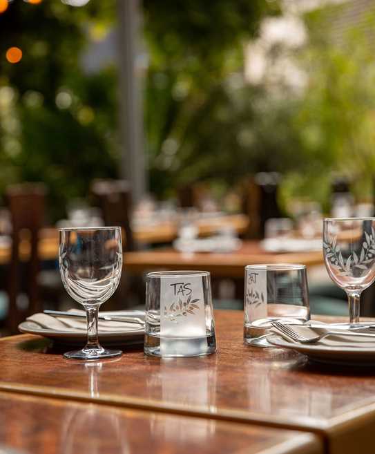 Ev Restaurant Exterior 8