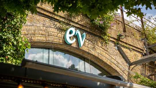Ev Restaurant Exterior 7