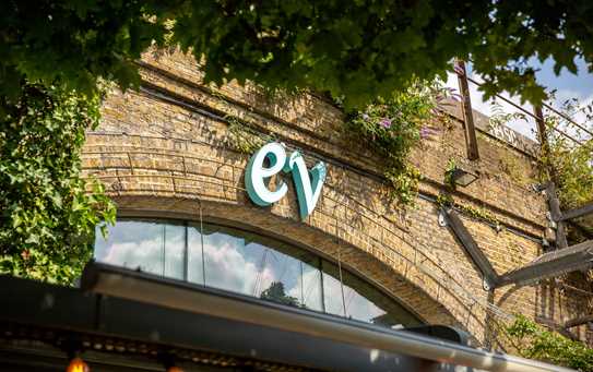 Ev Restaurant Exterior 7