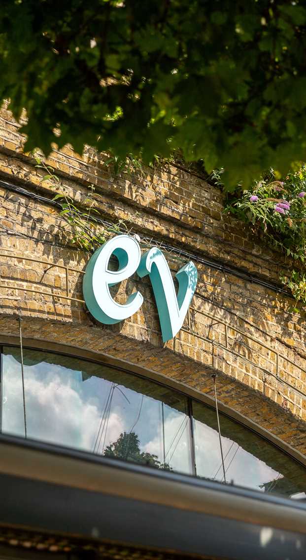 Ev Restaurant Exterior 7